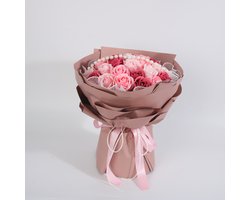Kunstbloemen Boeket Roze Rozen – Bloemen Boeket met Pareldecoratie LA ROSELLE AMSTERDAM