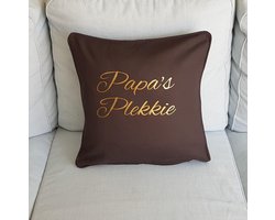 Kussen Kussenhoes met tekst bedrukt cadeau tekstbord plekje papa| papa’s plekkie zwart met opdruk goud| 50x50 cm | Vaderdag verjaardag man voor de liefste aanstaande vader geboorte baby zwangerschap aankondiging bekendmaking