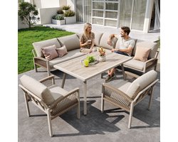 L-vormige tuinbank voor 8 personen / ijzeren frame met beige kussens / incl. 1 tafel met houtlook glasplaat en 2 handgevlochten stoelen / weerbestendig