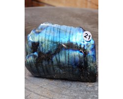 Labradoriet staand half gepolijst A+ kwaliteit 150gram