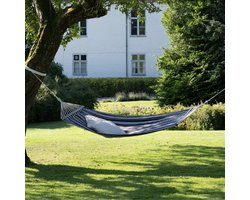 Lamia hangmat: Grijs/Zwart, Katoen/Polyester, Larikshout. - House Nordic - Hangstoelen - Zwart - Hout; Polyester; Katoen