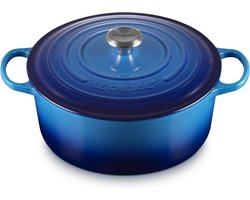 Le Creuset Braadpan Signature Azure – Ø 28 cm / 6,7 Liter – XL Stoofpan van Gietijzer – In Levendige Azure Kleur – Geschikt voor Grote Gerechten, Feestmaaltijden en Langzaam Garen – Voor Oven, Inductie en Meer – Kleurvast en Energie-efficiënt