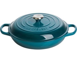 Le Creuset Braadpan Signature Campagnard Deap Teal – Ø 30 cm / 3,5 Liter – Gietijzeren Pan met Deksel – Donkerblauwe Emaille – Brede Vorm voor Grotere Bereidingen – Geschikt voor Inductie, Oven, BBQ en Meer