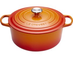 Le Creuset Braadpan Signature Oranjerood – Ø 20 cm / 2,4 Liter – Ronde Gietijzeren Pan – Voor 2 à 3 Personen – Klassieke Oranje Emaille Coating – Geschikt voor Inductie, Oven, BBQ en Alle Warmtebronnen