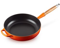 Le Creuset Hapjespan Signature Sauteuse - Oranjerood - Ø 28 cm / 3,6L - Geëmailleerde Anti-aanbaklaag - Duurzaam, Vaatwasserbestendig en Ideaal voor Sauteren en Braden