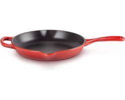 Le Creuset Skillet Signature - Kersenrood - Ø 23 cm - Geëmailleerde Anti-aanbaklaag - Geschikt voor Alle Warmtebronnen, inclusief Inductie - Vaatwasserbestendig - Levenslange Garantie