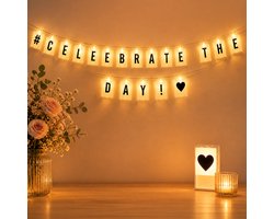 LED Letterslinger met 20 Lightbox Lampjes – Letter Slinger Banner 1,90 m – Inclusief 90 Letters, Cijfers en Symbolen – Warm Wit – Personaliseerbare Feestverlichting – Binnengebruik