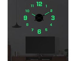 Lichtgevende Digitale Klok - Wandklok - 3D Wandklok - Geluidloze Wandklok - Moderne Wandklok - Glow In The Dark - Frameloze Wandklok - Klok 60-90 cm - Huis Accessoires