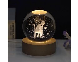 Liefdesfee 3D kristallen bol nachtlampje – 8 cm glazen bol, 2 cm houten voet, warm LED-licht