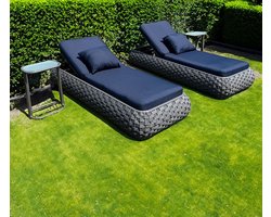 Ligbeddenset met bijzettafel donkergrijs wicker - Donkerblauwe kussens