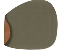 LIND DNA Placemats Nupo - Leer - Army Green / Nature - Curved - dubbelzijdig - Afwasbaar - 44 x 37 cm - 2 Stuks