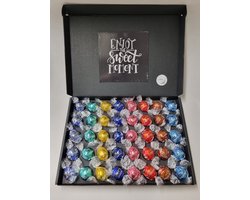 Lindt Chocolade Ballen Proeverij Pakket – 8 Verschillende Smaken | 40 Luxe Chocoladebollen in Cadeaubox met wenskaart 'Enjoy the sweet moment' | Brievenbus Cadeau voor Chocoladeliefhebbers | Kadobox | Chocoladecadeau
