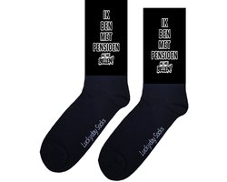LuckyDay Socks - Pensioen - Mij niet bellen - Verjaardag cadeau vrouw en man - Klaar met werken - Vrolijke sokken - Afscheidscadeau - Pensioen cadeau - Grappige sokken - Leuke dames en heren sokken - Socks maken Happy - Maat 37-44
