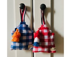 Luna-Leena 2 duurzame huisjes geurzakjes met bio lavendel - Amsterdamse huisje van katoen - ruit rood & blauw - handgemaakt in Nepal - Dutch houses sachets with lavendel - voor in de kledingkast - decoratie - huisparfum - Hollands cadeau - moederdag