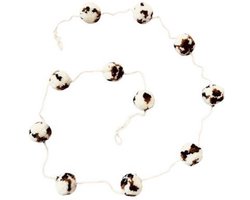 Luna-Leena duurzame pompom slinger leopard - L2 meter - 11 wol pompoms 3ø cm - handgemaakt in Nepal - panter party slinger, tijger - panter print slinger - garland, feest, verjaardag, geboorte, babyshower, cadeau, kinderfeestje