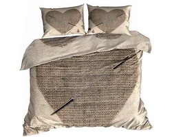 Luxe 3D Dekbedovertrekset - Katoen Satijn - 160x200 cm - Inclusief 2 Kussenslopen 70x80 cm - Design: Geweven Hart met Zilveren Naald - Romantisch & Artistiek - Rood/Grijs