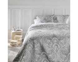 Luxe Bedsprei Marie lichtgrijs 240x 260 met slopen