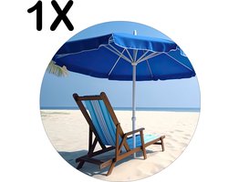 Luxe Ronde Placemat - Blauwe Stoel met Parasol op Prachting Wit Strand - Set van 1 Placemats - 50x50 cm - 2 mm dik Vinyl - Anti Slip - Afneembaar