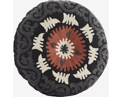 Madam Stoltz - rond Suzani geborduurd kussen - zwart, wit, rood - 45cm
