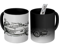 Magische Mok - Foto op Warmte Mokken - Koffiemok - Een zwart-witte illustratie van de raceauto van Formule 1 - Magic Mok - Beker - 350 ML - Theemok