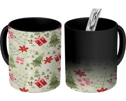 Magische Mok - Foto op Warmte Mokken - Koffiemok - Kerst - Patroon - Groen - Kerstboom - Cadeautjes - Magic Mok - Beker - 350 ML - Theemok - Kerstmok - Kerstkadootjes - Kerstkado vrouw en man - Kerstcadeautjes klein