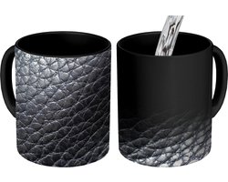 Magische Mok - Foto op Warmte Mokken - Koffiemok - Leer - Structuur - Zwart - Licht - Magic Mok - Beker - 350 ML - Theemok