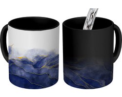 Magische Mok - Foto op Warmte Mokken - Koffiemok - Marmer - Blauw - Marmerlook - Goud - Textuur - Magic Mok - Beker - 350 ML - Theemok