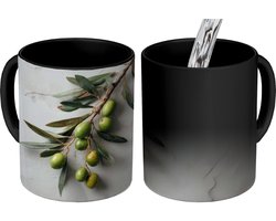 Magische Mok - Foto op Warmte Mokken - Koffiemok - Olijventak - Beton print - Mediterraan - Magic Mok - Beker - 350 ML - Theemok