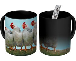 Magische Mok - Foto op Warmte Mokken - Koffiemok - Vier Kippen op stok - Magic Mok - Beker - 350 ML - Theemok