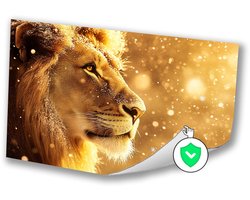 Majestueuze leeuw in gouden sneeuw - Leeuw posters - Poster dieren - Hyperrealisme - Retro poster - Decoratie muur - Poster 150x100 cm