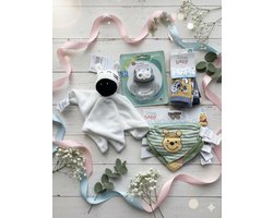 Maminobaby.nl | Winnie the pooh - Baby Geschenkset jongens | Koelbijtring | Knuffeldoekje | Slabbetjes | Kraamcadeau | Babyshower | Baby Geboorteset Cadeauset – Newborn Geschenkset – Kraamcadeau – Baby Speelgoed – Gender Reveal Gift