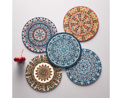 Mandala onderzetters met houder - Set van 5 keramische boho onderzetters voor drankjes, absorberend met kurken onderkant en zwarte houder - Onderzetters voor salontafel, appartement, houten bar, mokken, glazen, kopjes, bier-Afmetingen: 16x16 cm