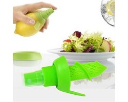 Manual Orange - Juice Squeeze Juicer - Lemon Spray Mist Orange Fruit Squeezer Sprayer - for Salad Fresh Flavor Kitchen Cooking Tools