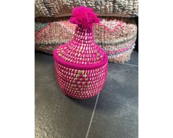 Marokkaanse Berber mand - S - 015 - roze + goud- hoogte 24 cm x dia 14.5 cm - met pompom - vintage manden - handgemaakt - wollen manden