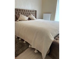 Marokkaanse handgemaakte Sprei / Plaid - 100 % Katoen - POM POM - Taupe - Stevig & Zacht - XL- 180 x 300 cm - Slaap -en Woonkamer - 1 st