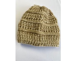 Messy bun beanie / gevoerd met zacht materiaal in 4 kleuren- Gebreide muts waar staart doorheen kan