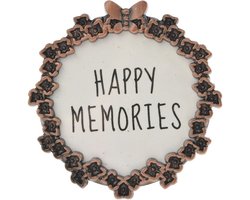 Met dit fotolijstje van kunststof kunt u uw favoriete foto / afbeelding op een mooie plaats zetten. Er past een afbeelding in met de maat van een pasfoto. Dit bronskleurige lijstje heeft aan de achterkant een standaard. Voor uzelf of als cadeau.