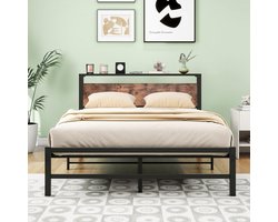 Metal bed frame met modern hoofdbord en voetbord - dubbel bed - slaapkamer inrichting