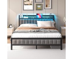 Metalen Bed 160x200 met Houten Nachtkastje en Opbergruimte