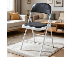 Metalen klapstoel geschikt voor buitentrainingen thuisgebruik kantoren studentenkamers of de eetkamer voorzien van een zitting van zwart PU-leer afmetingen 79 x 45 x 44 cm