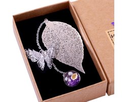 Metalen Vlinder Bladwijzer met Paarse Eeuwige Bloem in Glazen Bol – Perfect Moederdag- en Verjaardagscadeau voor Vrouwen en Boekenliefhebbers