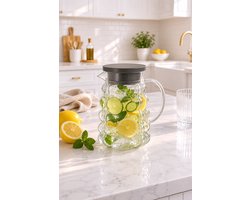 Mevaz Glazen Karaf 1800 ml – Waterkaraf met Deksel en Handvat – Sapkan voor Water, Sap & Ijsthee – Transparant Elegant Design