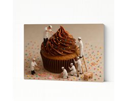 Mini bakkers op cupcake – wanddecoratie – Canvas schilderij – 45x30 cm