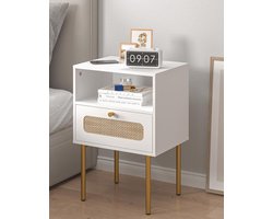 Modern nachtkastje met opberglade en open houten plank, kleine bijzettafel met rotan ornamenten voorkant en gouden frame, voor woonkamer, slaapkamer (wit)