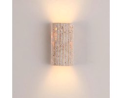 Moderne minimalistische wandlamp van natuurlijk geel travertijn met op- en neerwaartse lichtbundel voor slaapkamer, naast het bed, woonkamer, hal, entree en andere ruimtes.
