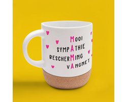 Moederdag mok - leuke mok - MAMA - origineel, hand getekend design - met de hand bedrukt herbruikbare mok - to go - reisbeker - koffietijd - teatime - afneembare kurken onderzetter