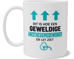 Mok Dit is hoe een geweldige anesthesiemedewerker er uit ziet Grappig cadeau zorg en ziekenhuis Koffiebeker anesthesie met dubbelzijdige opdruk Beker voor verjaardag, afscheid of pensioen collega Petrol en antraciet