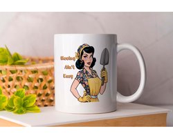 Mok Hoeing ain't Easy - Garden - Gardening - GardenLove - GardenGoals - Tuin - Tuinieren - TuinLeven - TuinOntwerp