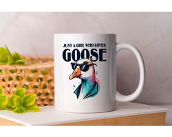 Mok Just a girl who Loves Goose - Goose - LaughOutLoud - LOL - Funny - SillyMoments - HumorGoals - LachenGeblazen - GrappigeMomenten - LeukeVibes