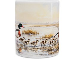Mok met Bergeend (Tadorna tadorna) - Aquarel Kustlandschap met Molen en Bergeendenfamilie - Panoramische Koffiemok Cadeau voor Natuurliefhebbers